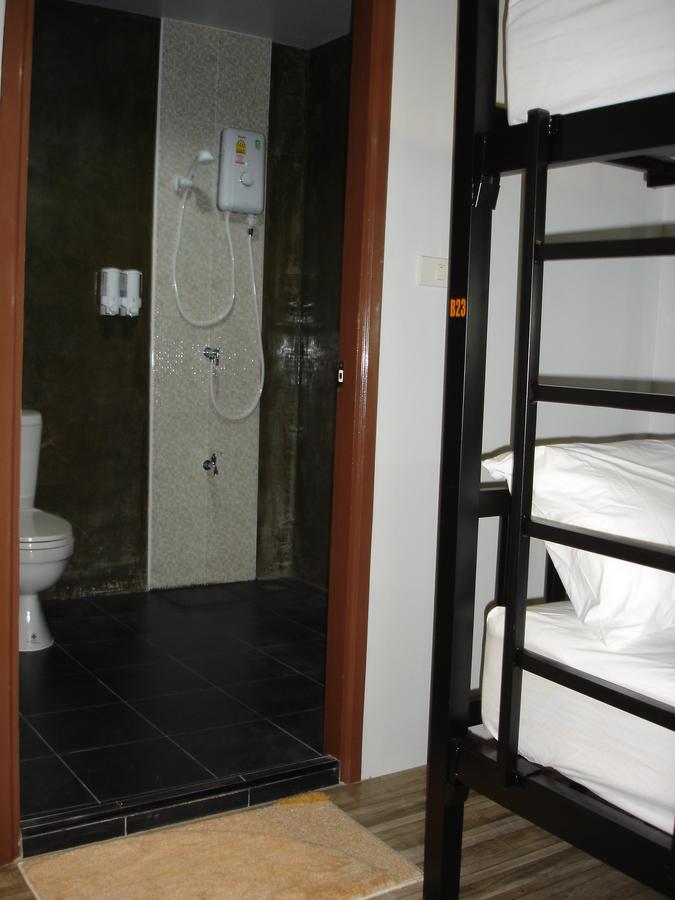 Rak Khun Hostel Chiang Mai Exteriör bild