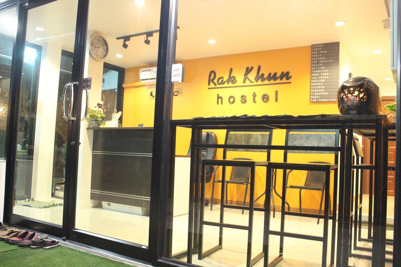 Rak Khun Hostel Chiang Mai Exteriör bild