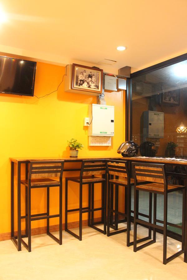 Rak Khun Hostel Chiang Mai Exteriör bild