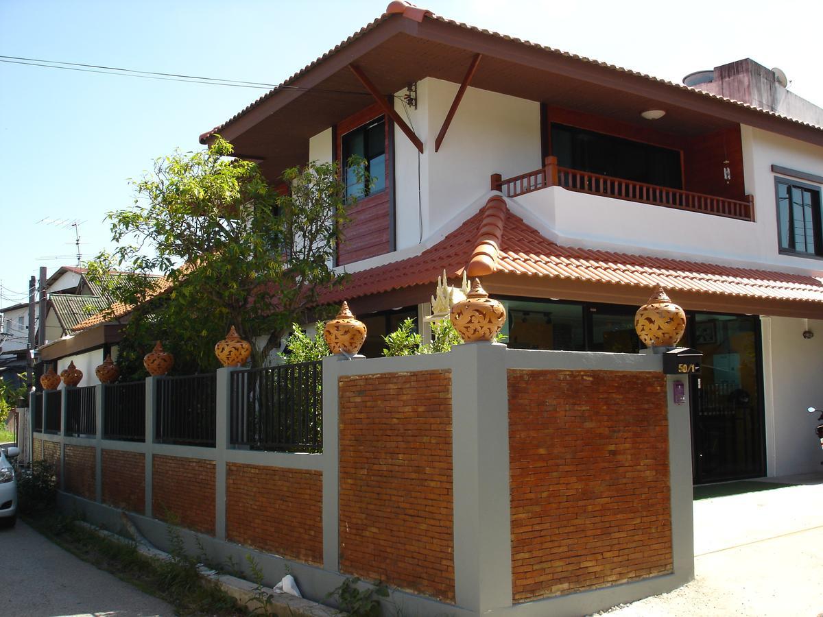 Rak Khun Hostel Chiang Mai Exteriör bild