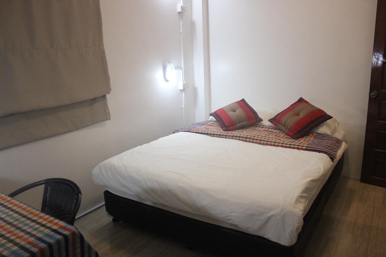 Rak Khun Hostel Chiang Mai Exteriör bild