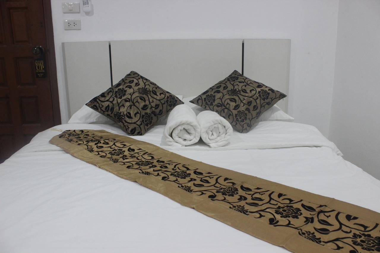 Rak Khun Hostel Chiang Mai Exteriör bild