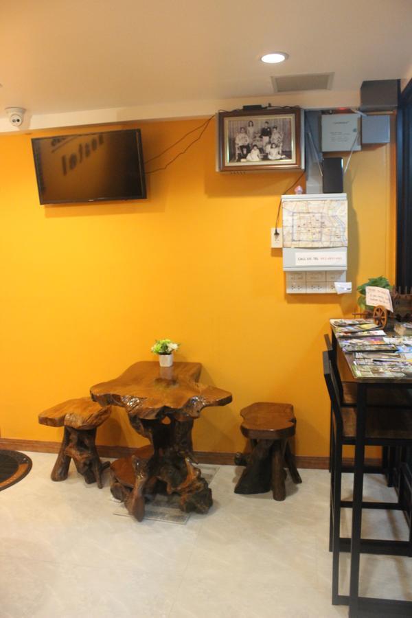 Rak Khun Hostel Chiang Mai Exteriör bild
