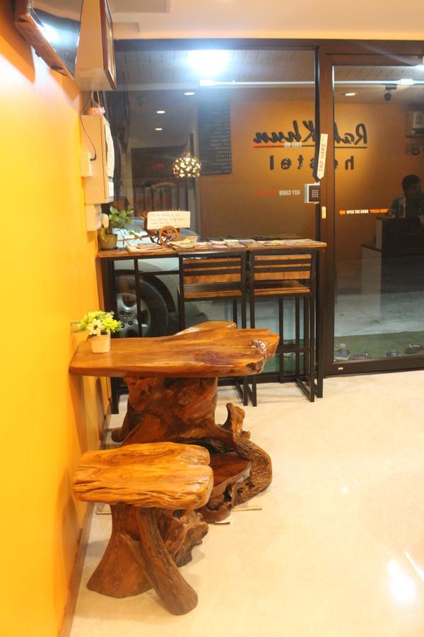 Rak Khun Hostel Chiang Mai Exteriör bild