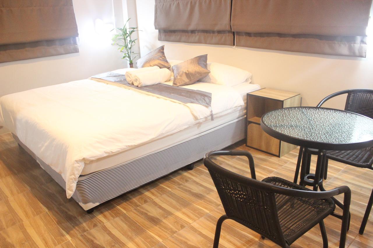 Rak Khun Hostel Chiang Mai Exteriör bild